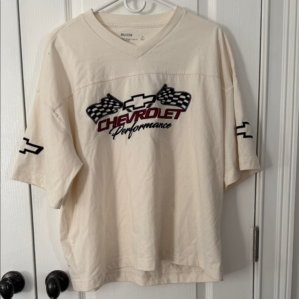 Hollister Chevrolet Performance Cream Men's cropped baggy Shirt size medium